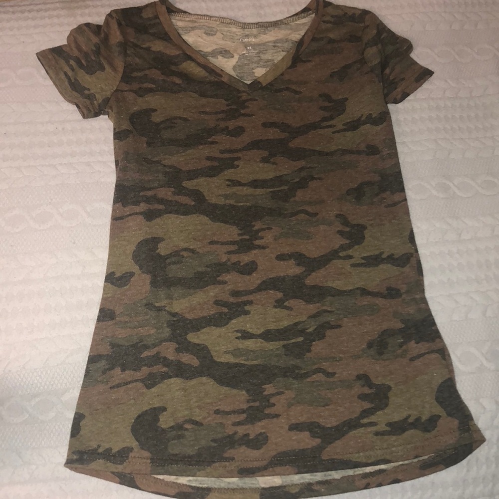Rue 21 NWOT camo v neck!